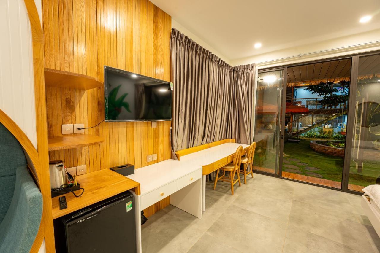 Apple House & Coffee Hotel Ba Ria Exterior photo