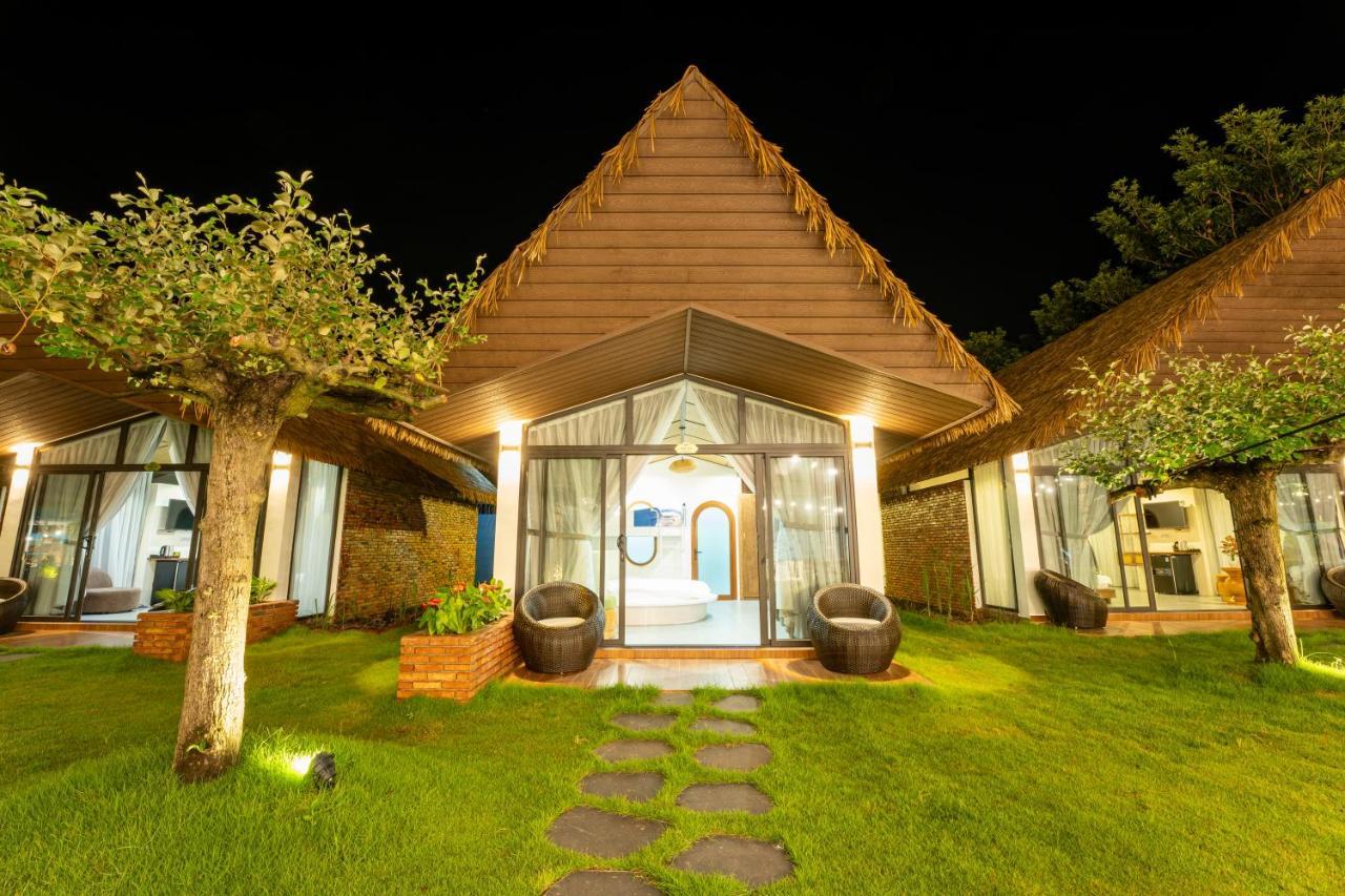 Apple House & Coffee Hotel Ba Ria Exterior photo